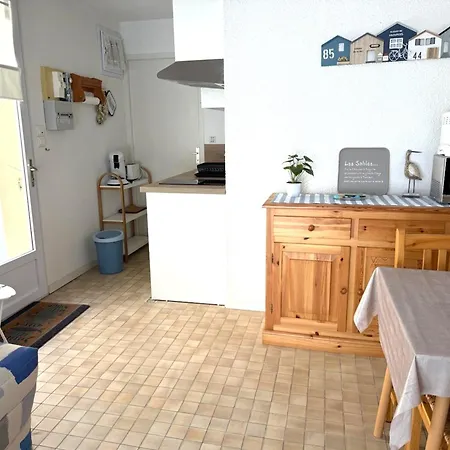 Maison T2: Cour, Parking, A 600m De La Mer, Quartier Calme - Fr-1-92-913 別荘