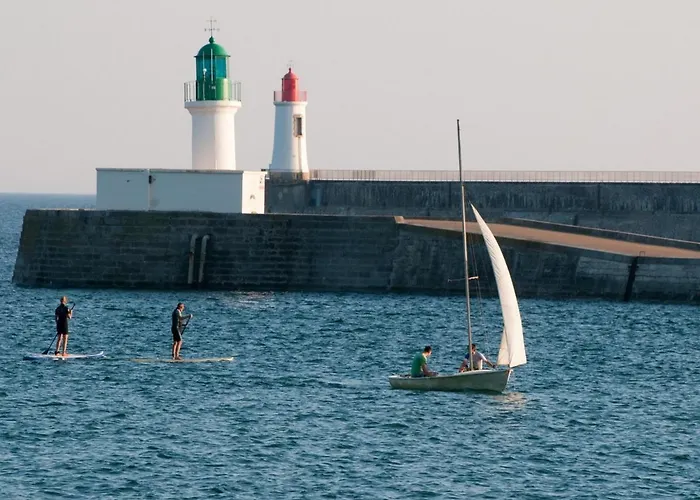 Maison De Aux Sables-d'olonne Avec Cour Et Parking - Fr-1-92-913