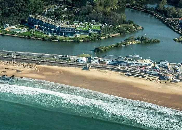 Maison De Aux Sables-d'olonne Avec Cour Et Parking - Fr-1-92-913 *